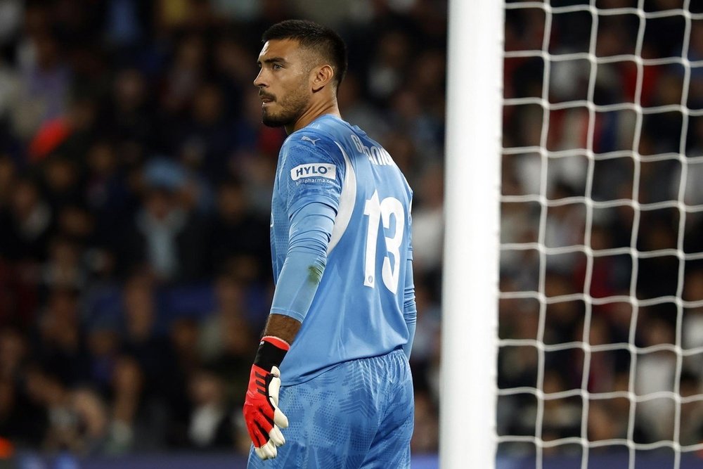 Paulo Gazzaniga coló el 1-0 en su portería en el añadido. EFE