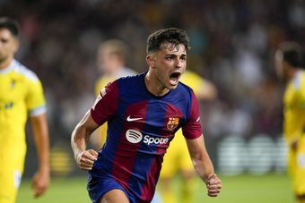 Pedri and Ferran Torres' late strikes earned La Liga champions Barcelona a 2-0 win over Cadiz in their first competitive home game away from Camp Nou on Sunday.