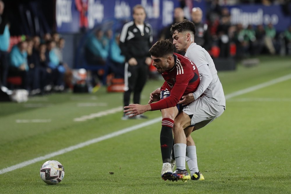 Pedri scored the equaliser against Osasuna. EFE