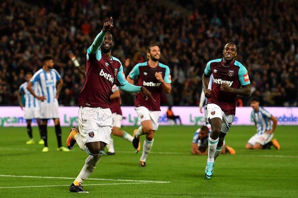 Pedrio Obiang celebrates giving his side the lead against Huddersfield. Twitter/WestHamUtd