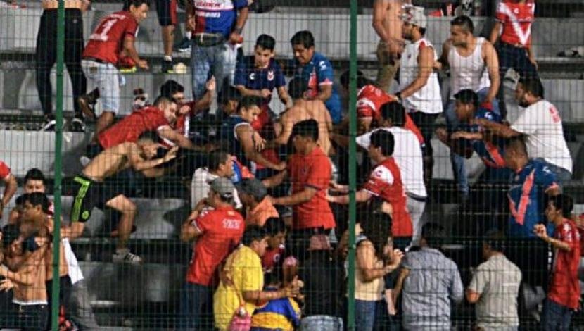 Pelea entre aficionados de Veracruz y Tigres. Youtube