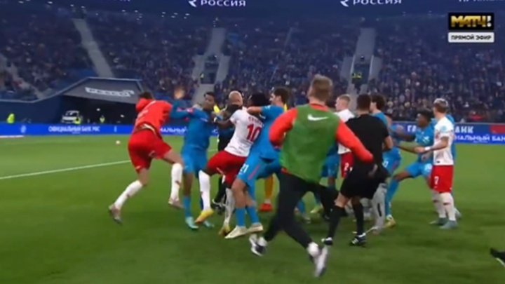 Huge fight sees six red cards in Zenit's game with Spartak Moscow!