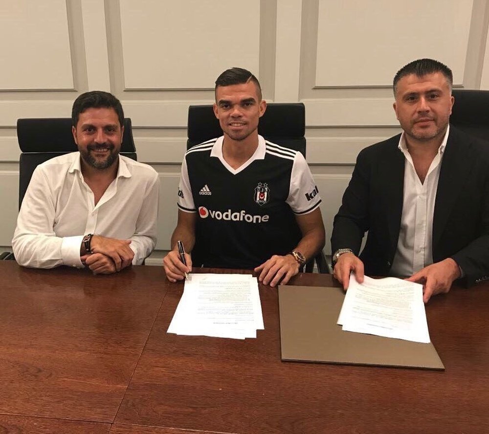 Pepe joins Besiktas. Besiktas