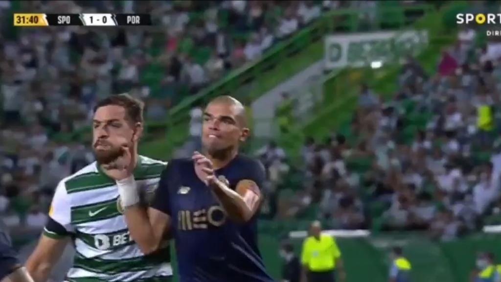 Pepe caught Coates in the face and not even a foul was given. Screenshot/SportTV