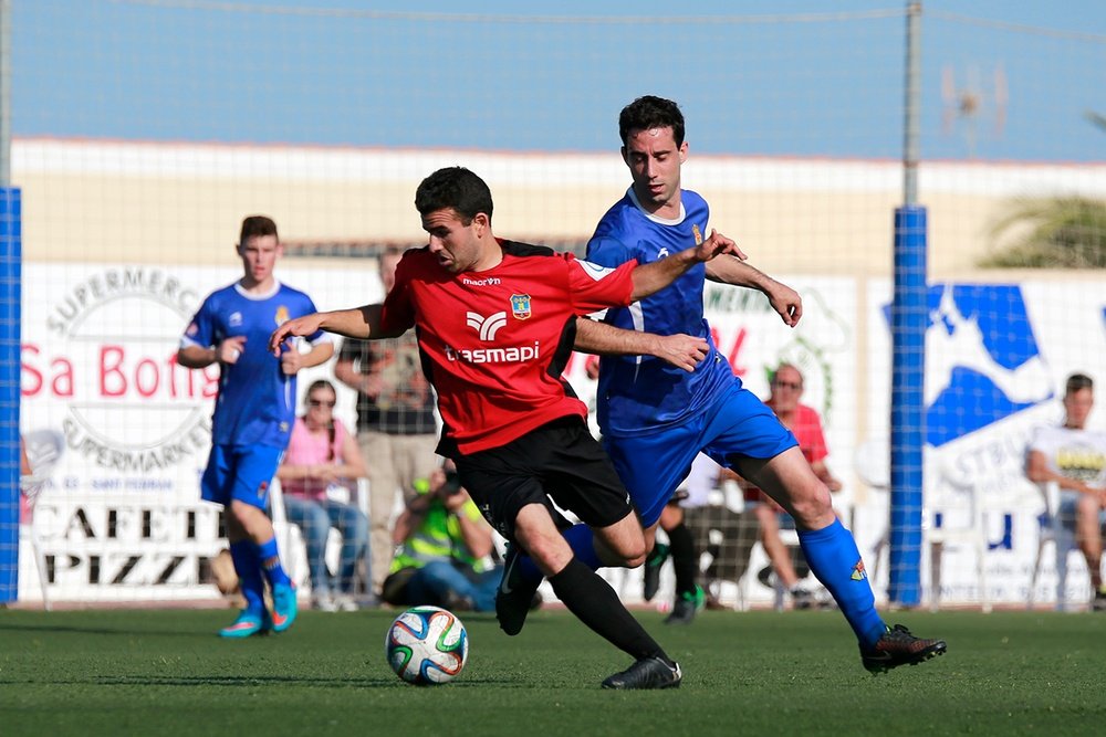 Bernal jugó la pasada temporada en Formentera, en el Grupo XI de la Tercera División. FutbolPitiuso