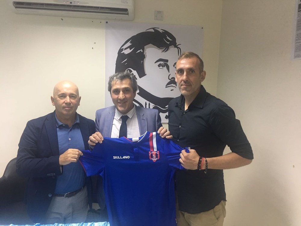 Pepe Murcia, en su presentación como nuevo entrenador del Al Sahaniya. Twitter-PepeMurcia