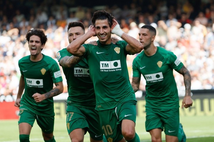 Elche CF 20222023 Fútbol Chapas Retro