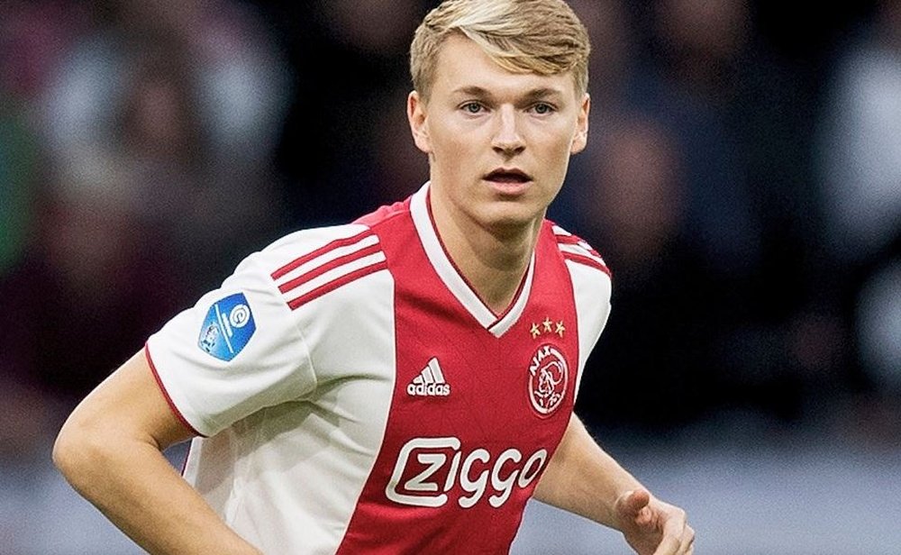 Perr Schuurs sustituirá a Matthijs de Ligt. Ajax