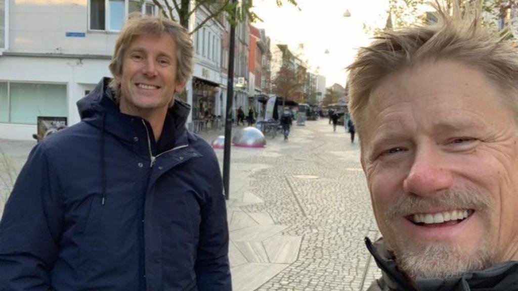 Peter Schemeichel and Edwin van der Saar had an encounter. Twitter/Pschmeichel1