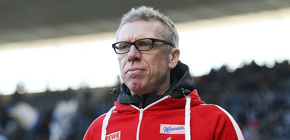 Peter Stöger ha sido destituido como entrenador del Koln. FCKoln