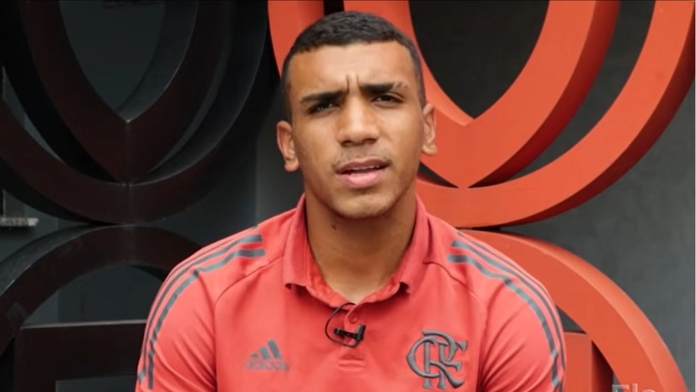 Flamengo, prestes de negociar Petterson com o Barça Athlétic. Captura/ Fla TV