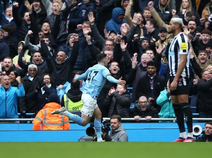 Man City threaten Arsenal for top spot as they beat Newcastle