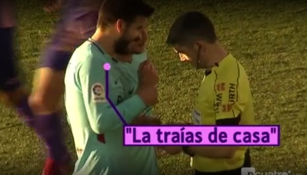 Piqué respondió así a Undiano Mallenco cuando le mostró la amarilla. Captura/DeportesCuatro