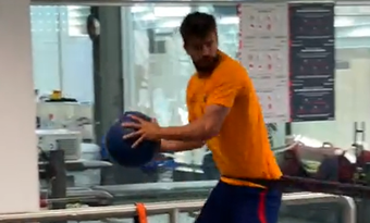 Pique did recovery work in Barcelona's complex. Screenshot/Barcelona