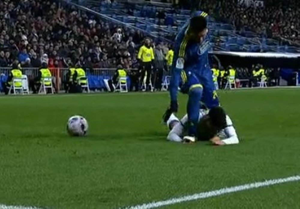 El delantero del Real Madrid Marco Asensio debió abandonar el terreno de juego. RMadridLoves