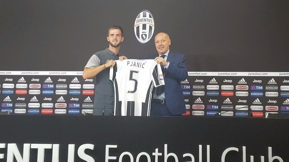 Pjanic vestirá el '5' en la Juventus, homenajeando a Zinedine Zidane, su ídolo. JuventusFC