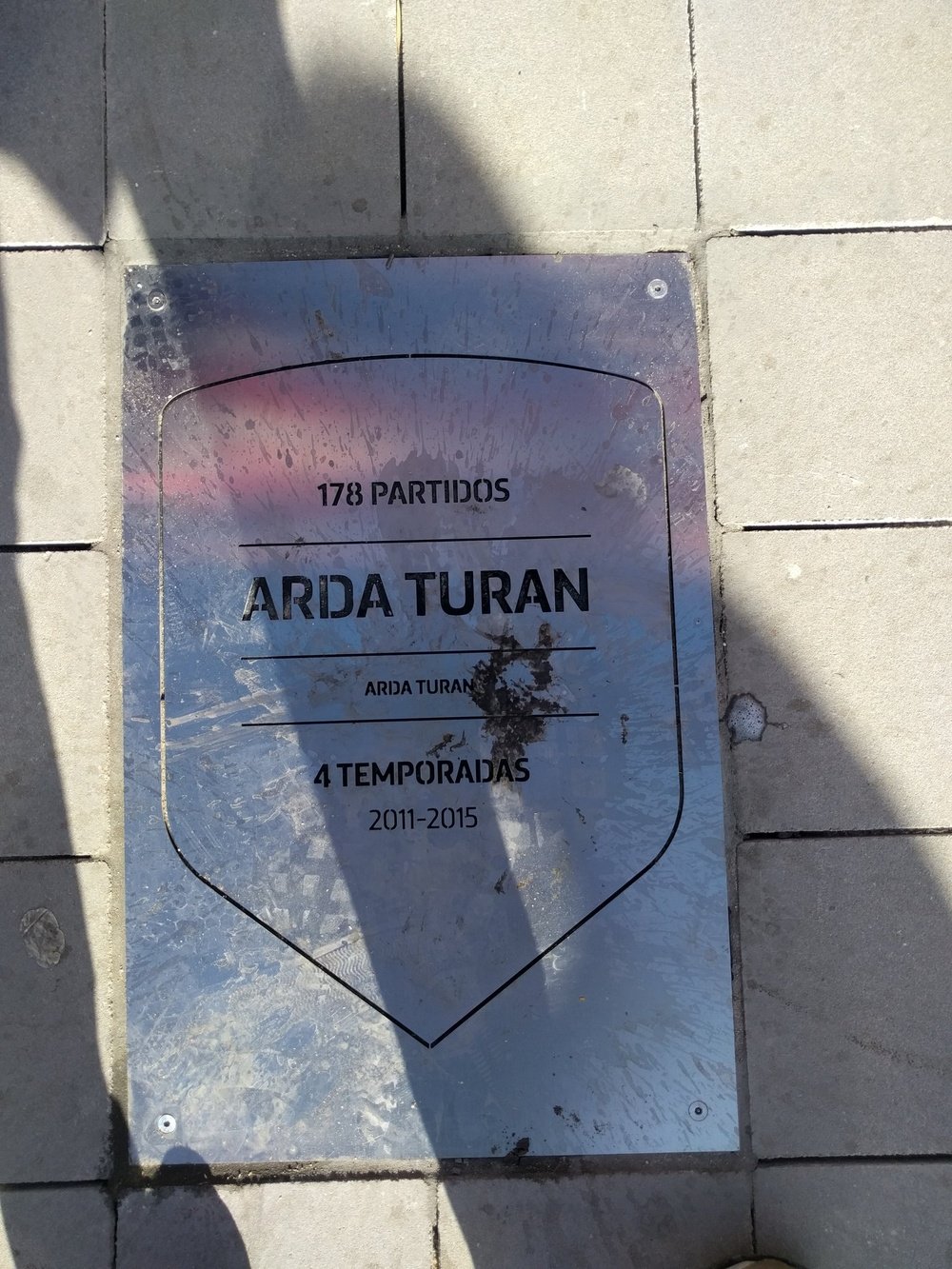 Arda se quedará sin ver su placa. Twitter/AdriánBcerra