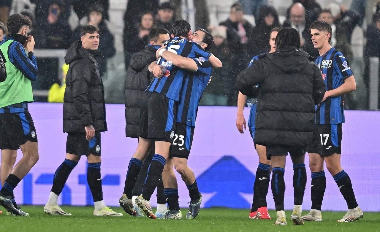 Atalanta thrash Juventus to keep title hopes alive