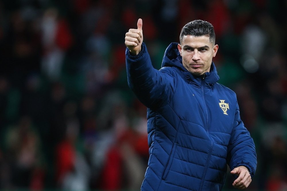 Cristiano Ronaldo recadre les journalistes. EFE