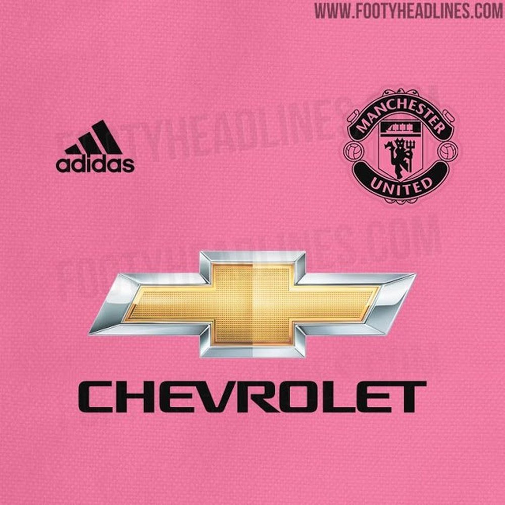 El United podría vestir de rosa la próxima campaña. Twitter