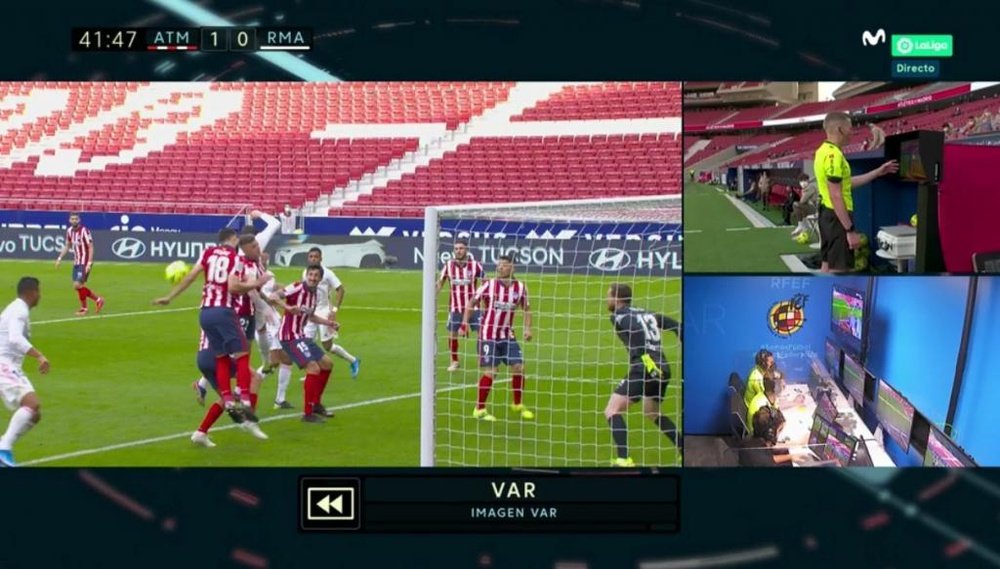 Real Madrid had a penalty shout turned down. Screenshot/MovistarLaLiga