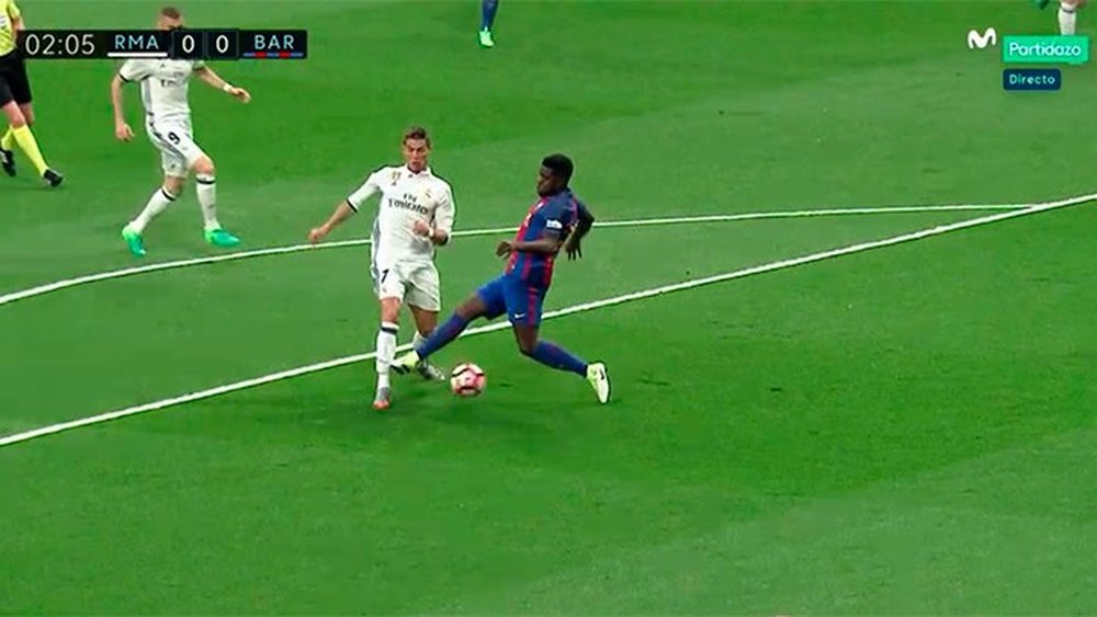 Possible penalty de Umtiti sur Ronaldo. Twitter