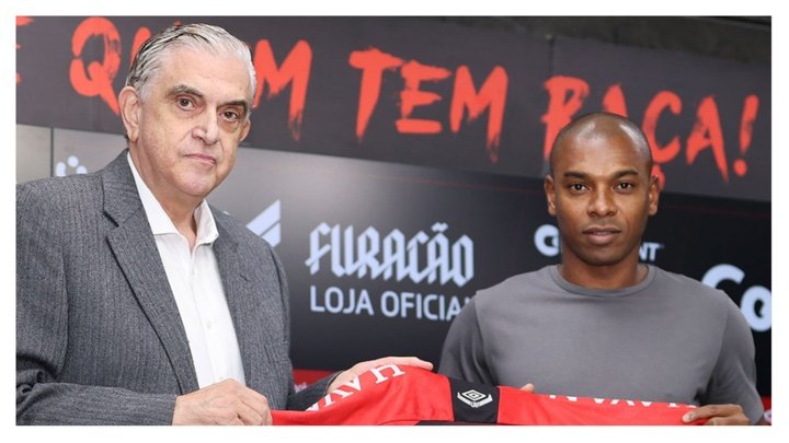 Athletico Paranaense anuncia el fichaje de Fernandinho