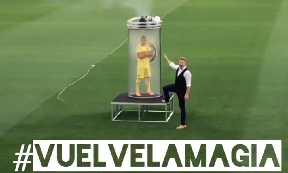 Cazorla vuelve al Villarreal siete años después. Twitter/VillarrealCF