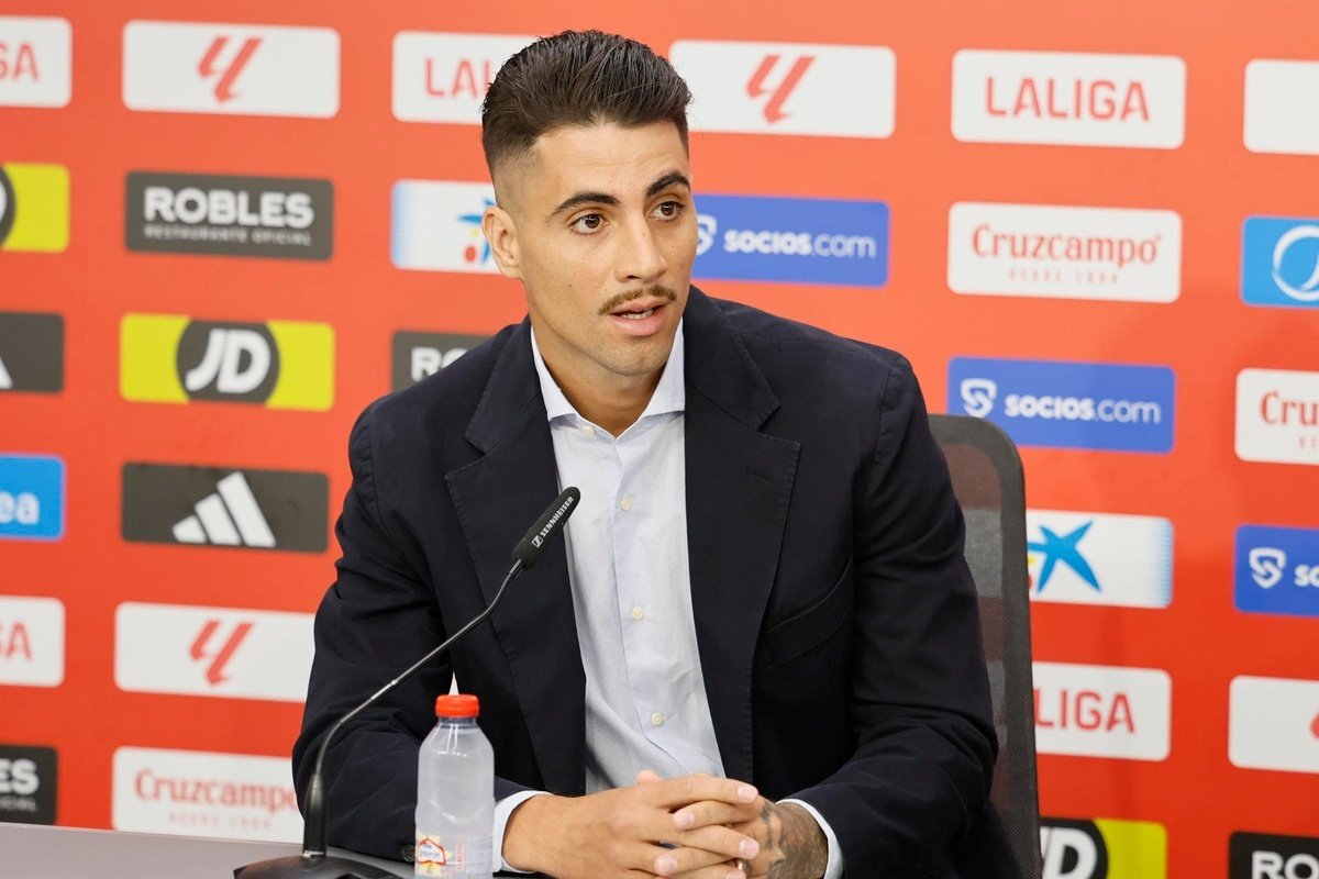O zagueiro português Fábio Cardoso declarou nesta quarta-feira, durante sua apresentação como jogador do Sevilla, que teve uma recepção muito acolhedora por parte de seus novos companheiros e que se encontra bem fisicamente, preparado para jogar já nesta sexta-feira, na partida contra o Elche, válida pela quarta rodada da LaLiga.