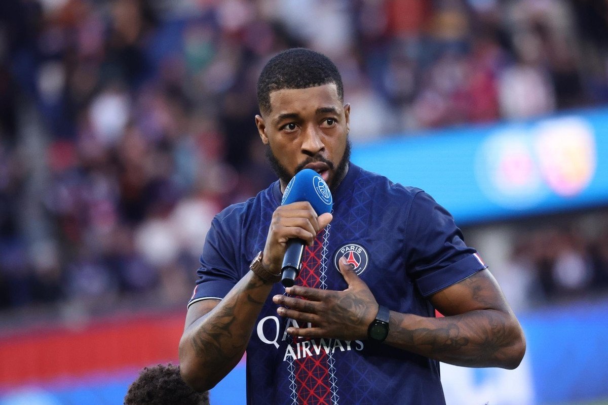 Presnel Kimpembe concedió una entrevista a 'Flashscore' en la que no escondió su amor por el PSG. El zaguero del Qatar SC reflejó su empeño de retrasar su retirada aún más. Se mostró feliz por el Balón de Oro de Ousmane Dembélé y desveló su gran sueño: ir al Mundial 2026.