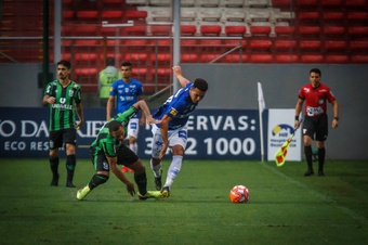 Prováveis escalações de Cruzeiro e América-MG pela volta do Camp Mineiro. AFP