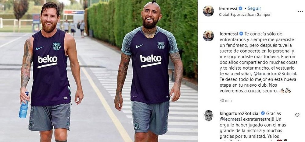 Messi se despede de seu companheiro Arturo Vidal. Instagram/leomessi
