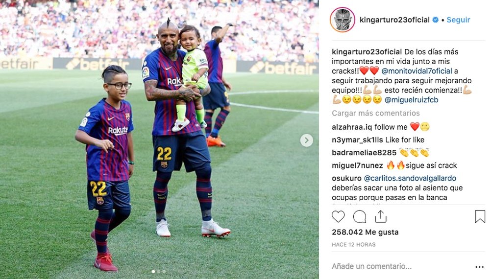 Arturo Vidal était accompagné de ses enfants. Instagram