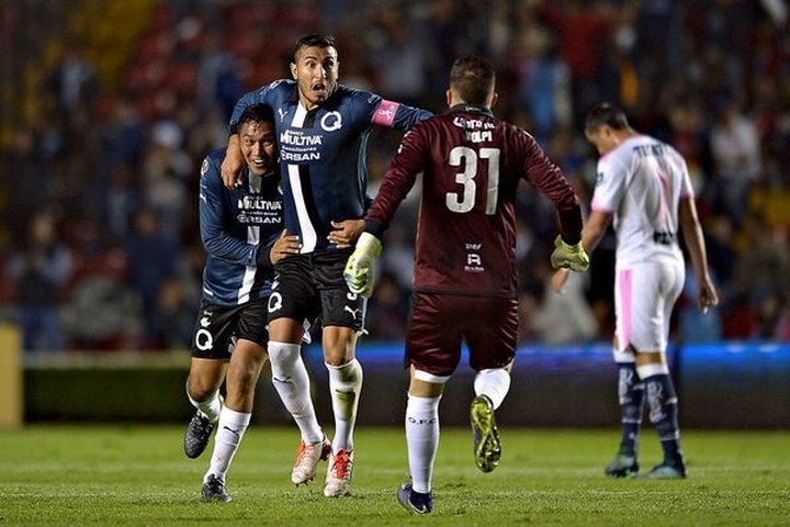 Querétaro logra sentenciar a Monterrey en dos minutos