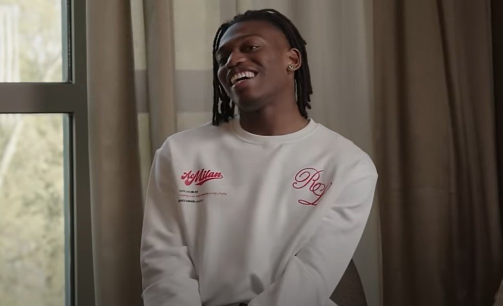 Rafael Leao tried to 'sign' Joao Cancelo. Screenshot/Youtube/Fabrizio Romano