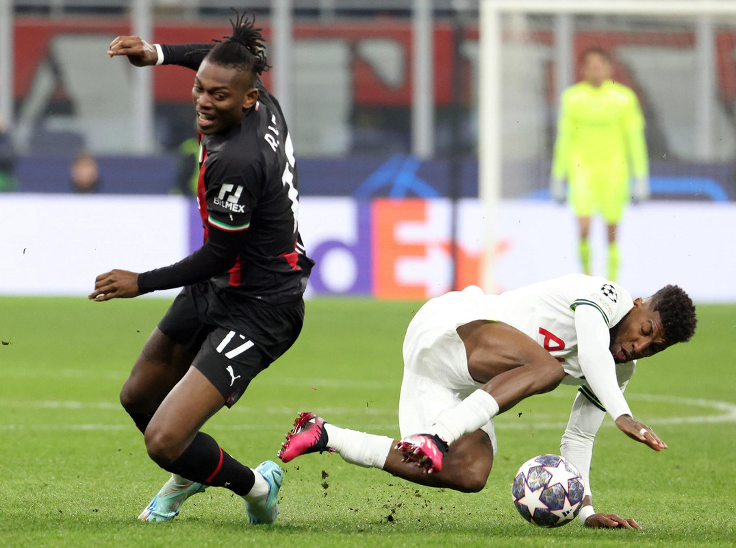 Madrid reject Mendes' offer to sign Leao