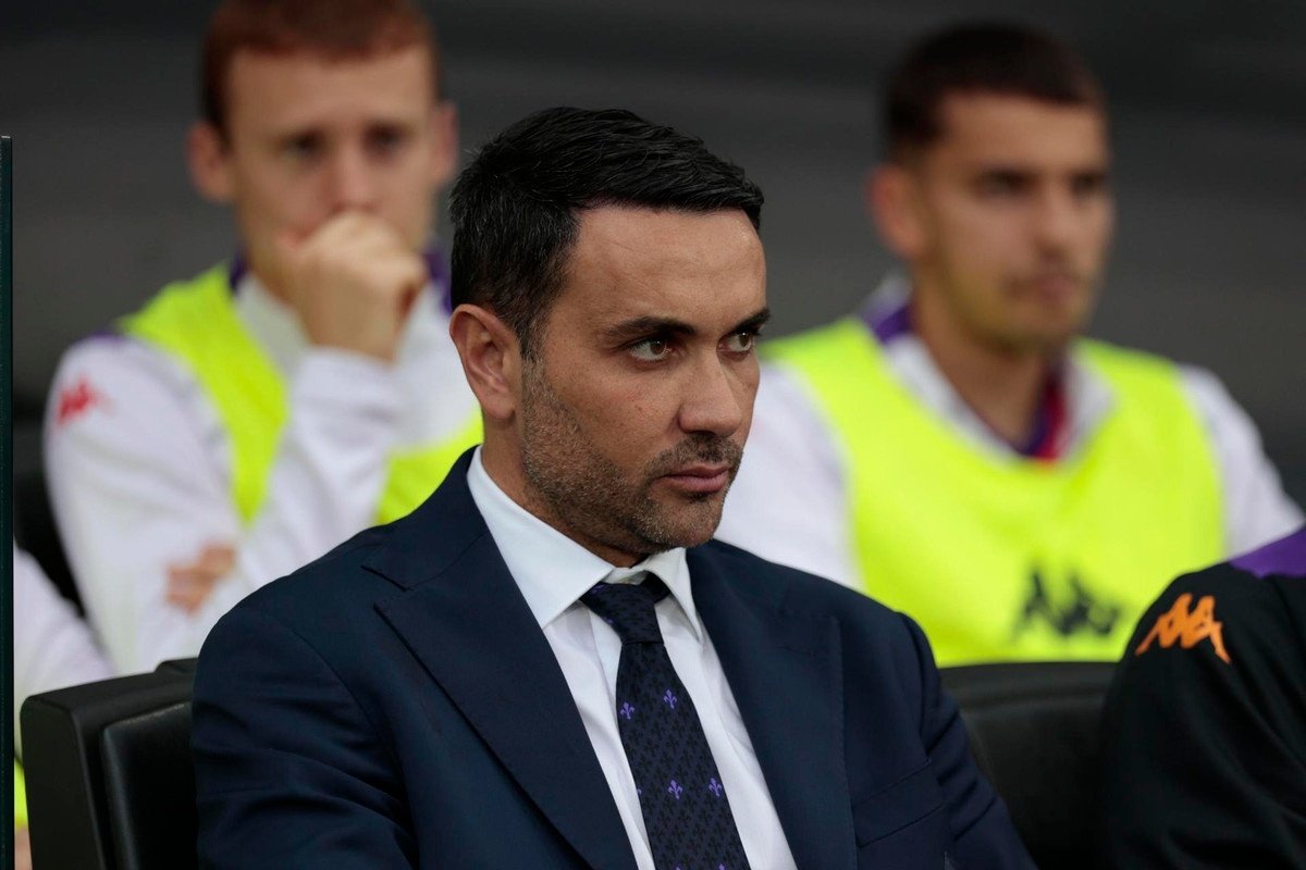 La Atalanta ha anunciado a través de sus perfiles sociales la contratación de Raffaele Palladino, que asume las riendas del banquillo tras el despido de Ivan Juric. Tercera aventura para el técnico italiano en la Serie A, ya que previamente pasó por el Monza y la Fiorentina. Firma hasta 2027.