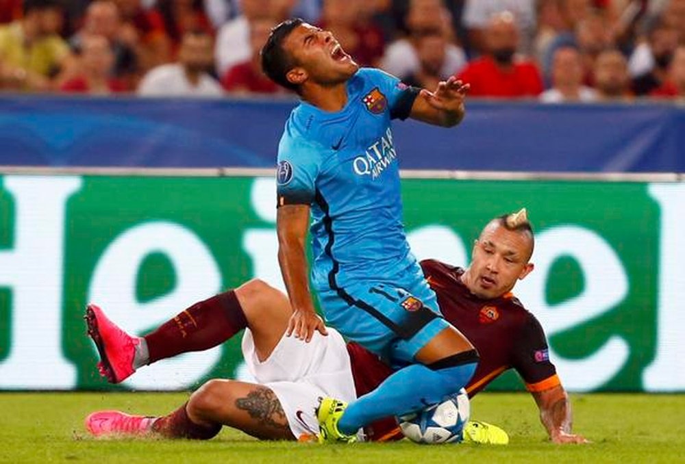 Rafinha, suffering the concicences of Nainggolan tackle. Twitter