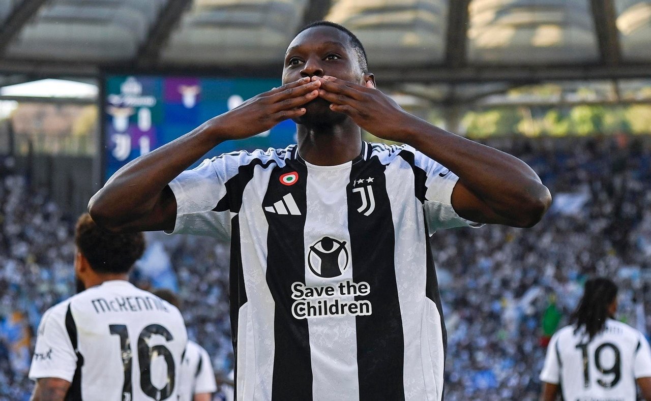 Kolo Muani dà priorità alla Juventus nonostante l'interesse della Premier League