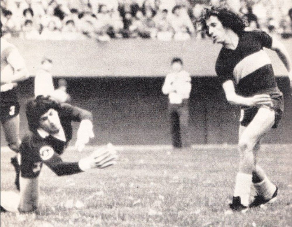 Carlos Randazzo, un mito viviente en el fútbol de la capital argentina. Scoopnest