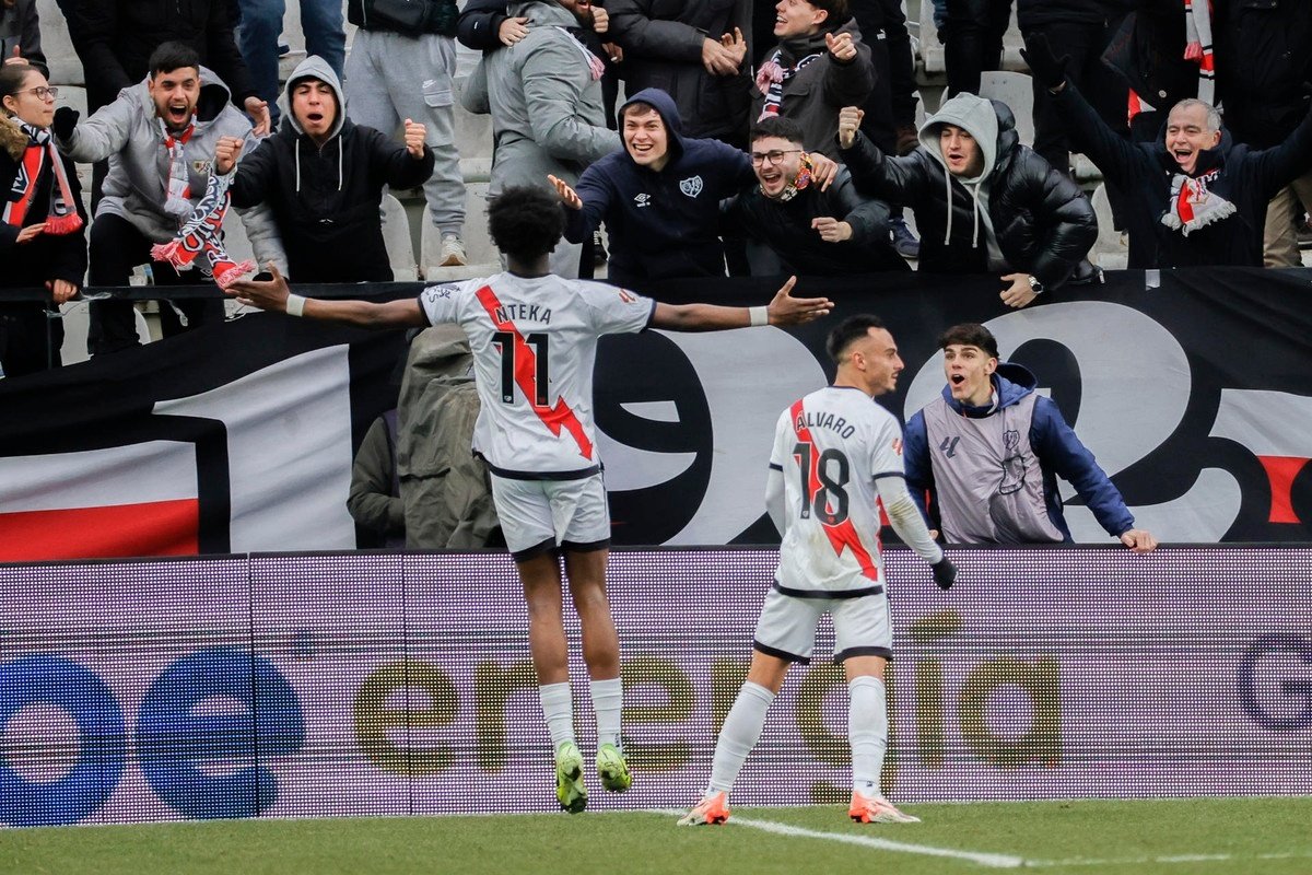 Randy Nteka armó el lío en Vallecas. EFE