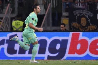 Palmeiras encadenó su sexto triunfo consecutivo y hundió aún más a Atlético Mineiro, sumido en una racha de 10 partidos sin ganar, en la ida de los octavos de final de la Copa Libertadores.