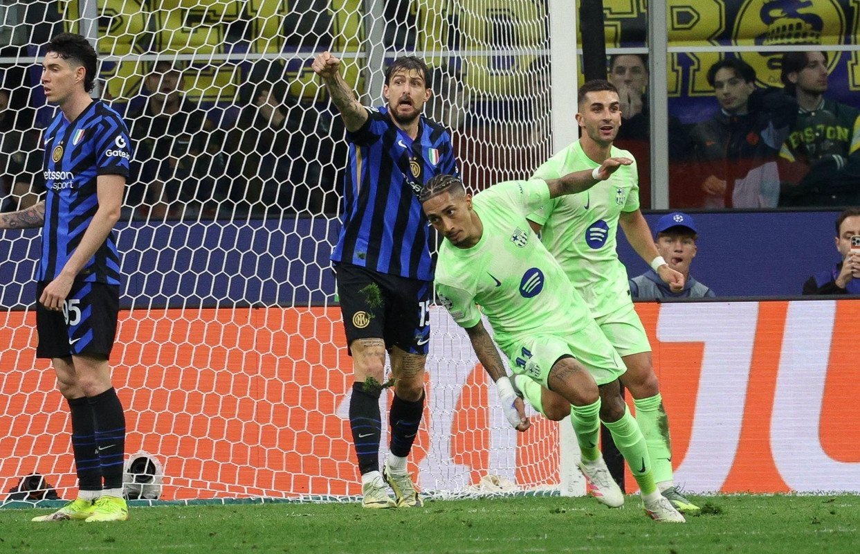 Raphinha firmó una Champions histórica. EFE