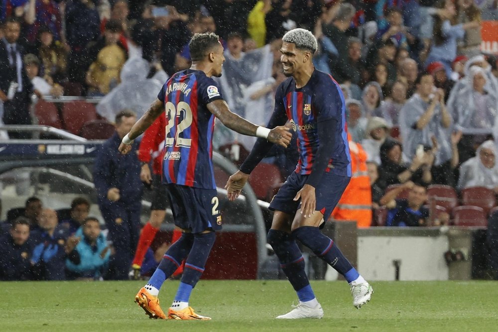Barca extended their lead over Real Madrid to 11 points. EFE