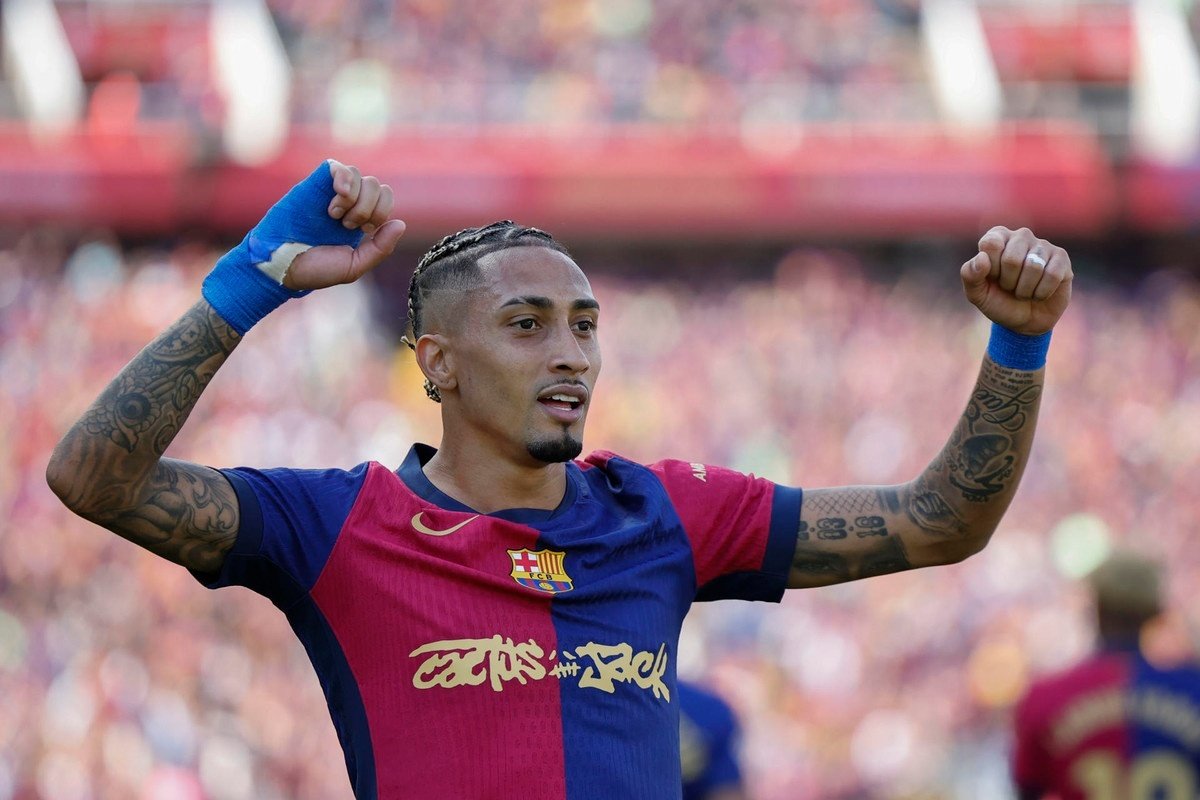 Raphinha habló sobre Nico Williams.  EFE/AlbertoEstévez