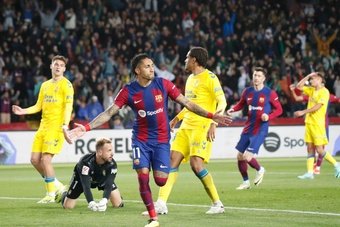 O Barcelona venceu por 1 a 0 Las Palmas na 30ª rodada da Primeira Divisão. O truque de magia de Joao Félix e o gol de Raphinha colocam a equipe de Xavi Hernández a 5 pontos do Real Madrid, que tem 1 jogo a menos.