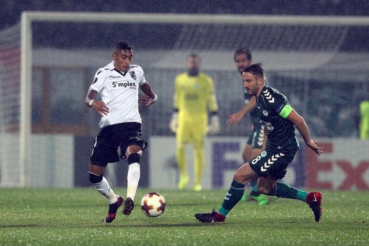 Vitória de Guimarães bate Estoril no fecho da ronda em Portugal