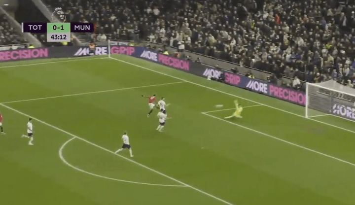 Rashford pounces and fires in United's second