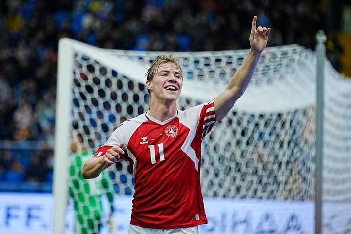 Hojlund si prende la Danimarca: cinque gol in due partite!