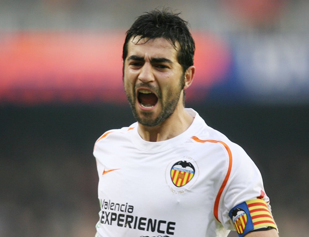Raúl Albiol volvería al club donde se forjó. ValenciaCF